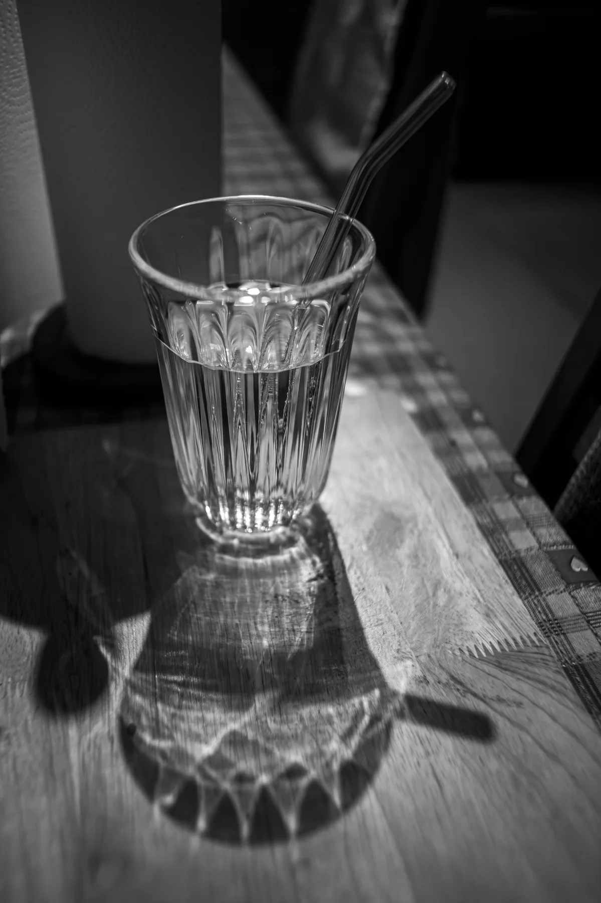 Vaso de agua como recordatorio de hidratación